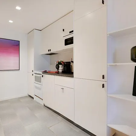 Charm & Comfort In This Cosy Cocoon Close 'marais' Апартаменты Париж